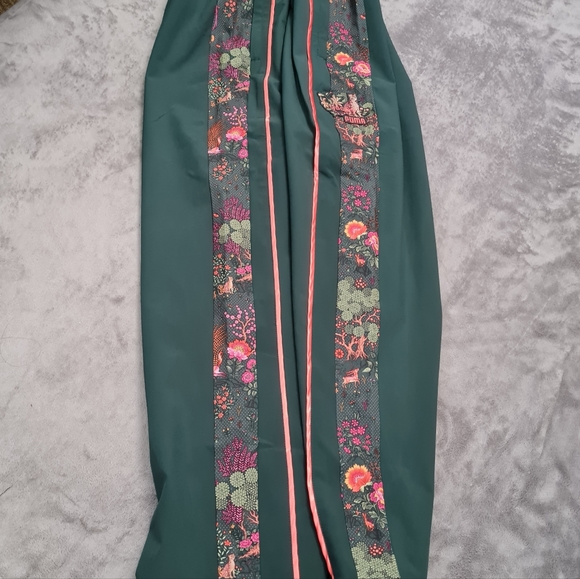 PUMA x LIBERTY London Track Pants Green Gables Womens Size XL - Picture 5 of 16